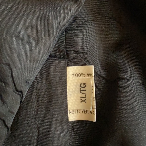 Roots Vest - Picture 3 of 3